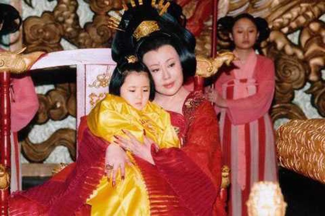 Tư Cầm Cao Oa gắn liền với hình ảnh Võ Tắc Thiên.
