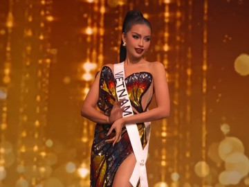 Ngọc Châu múa vũ điệu con bướm xuân, khoe chân dài thẳng tắp trên sân khấu Miss Universe