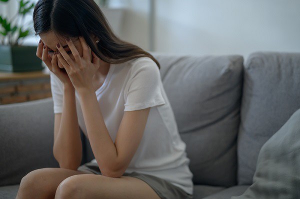 Gây áp lực kể cả chuyện lập gia đình cũng rất dễ bị tâm thần. Ảnh minh họa. 