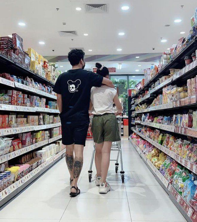 img srchttps://cdn.eva.vn/upload/1-2023/images/2023-01-13/con-gai-manh-truong-cao-lon-con-an-mac-truong-thanh-ben-bo-vo-nhin-thoang-tuong-cong-khai-hen-ho-em--con-gai-hong-dang-lon-phong-phao-tuoi-len-10-di-vo-1673598576-204-width660height894.jpg /