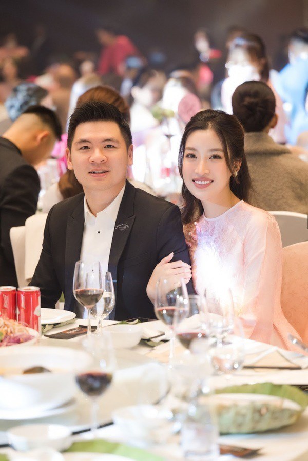Hạnh phúc của cặp vợ chồng son Đỗ Mỹ Linh - Đỗ Vinh Quang khiến nhiều người ngưỡng mộ.