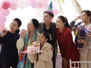 Giải trí - Kết thúc Hành Trình Công Lý: Hoàng (Việt Anh), Phương (Hồng Diễm) đoàn tụ, tổ chức tiệc cùng nhà bạn thân