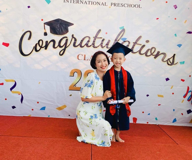 Ốc Thanh Vân 30 tuổi sinh mổ lần 3 đầy nguy hiểm, em bé giờ 8 tuổi đáng yêu thông minh, đi học được tốt nghiệp sớm - 11