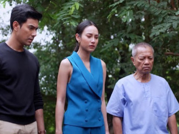 Đêm giao thừa, nghe lời bố chồng lầm rầm khấn trước bàn thờ mà tôi run lên, ứa nước mắt