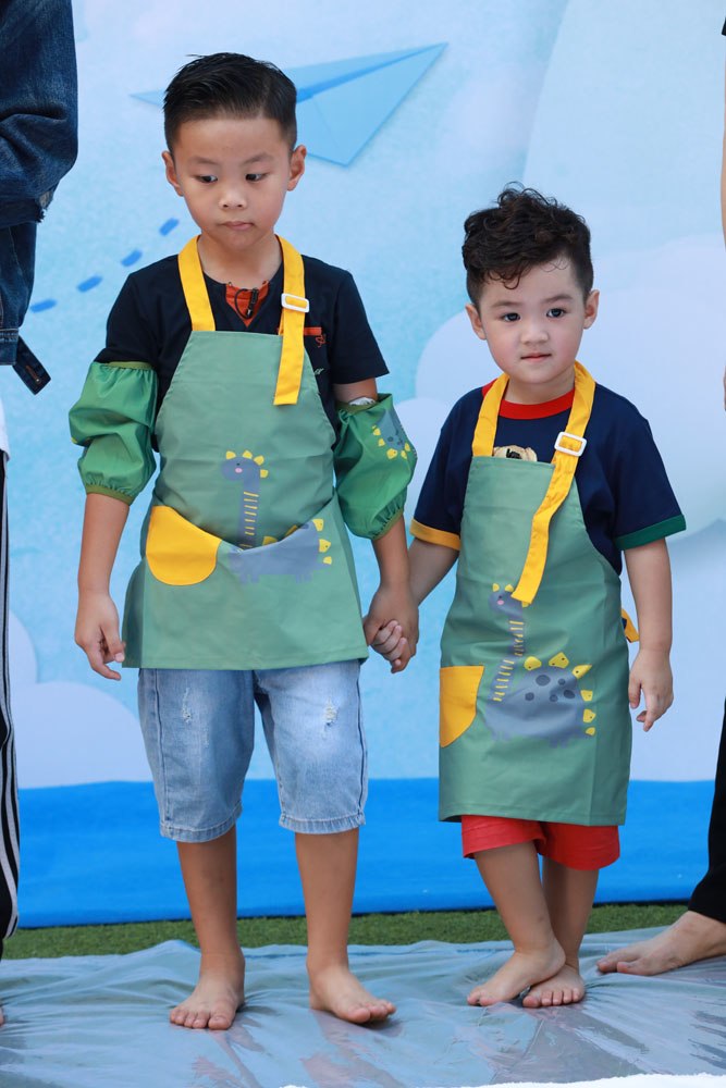 Con trai Quốc Nghiệp là chỗ dựa vững chãi cho các em út trong chương trình.