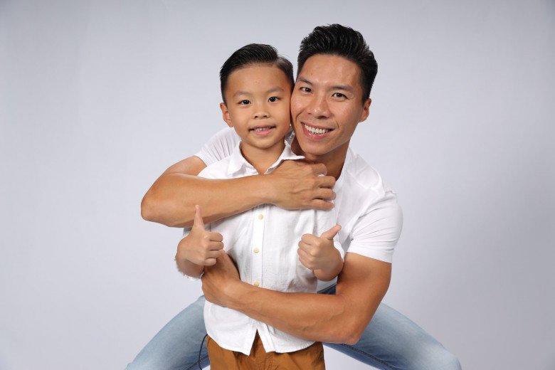 Gia đình Ngọc Mai - Quốc Nghiệp - bé Hùng Tâm được nhiều khán giả quan tâm tại show truyền hình thực tế.