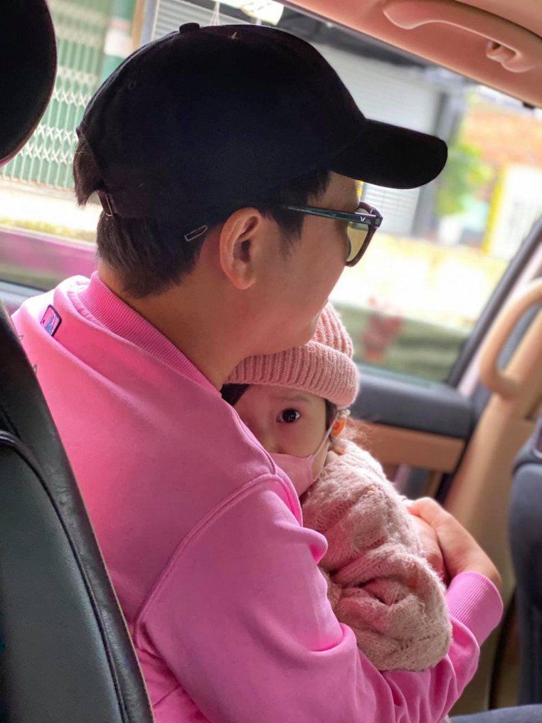 Trường Giang bận rộn lịch trình cuối năm, xúc động cảnh con gái tìm đến tận nơi làm việc vì nhớ nhung - 10