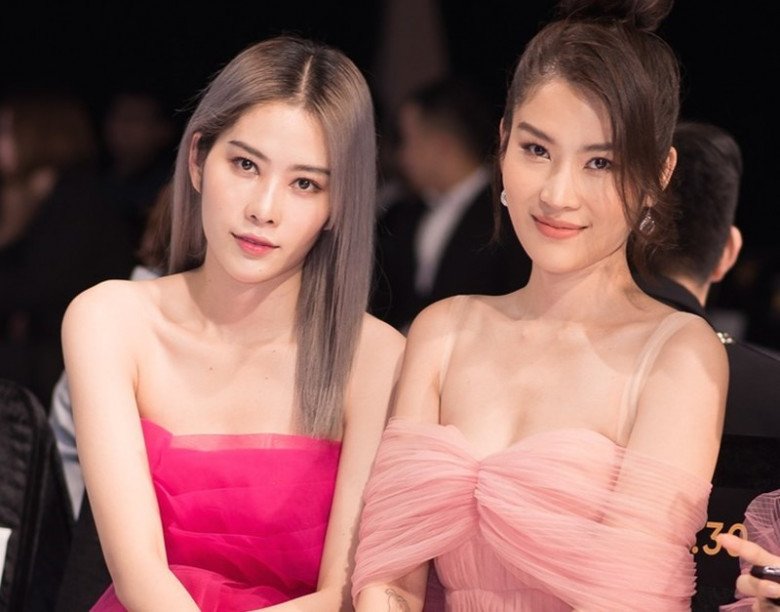 Cặp chị em đẹp nhất nhì Tiền Giang có quá khứ ngủ chuồng heo, không nghĩ giờ được trang điểm, mặc váy xinh - 8