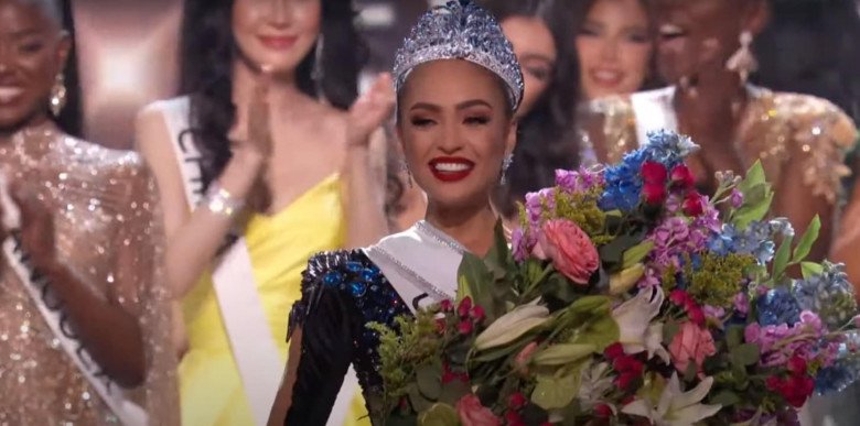 Tân Hoa hậu Hoàn vũ 2023 là người Mỹ gốc Á, xinh đẹp như búp bê sống ngoài đời thực - 1