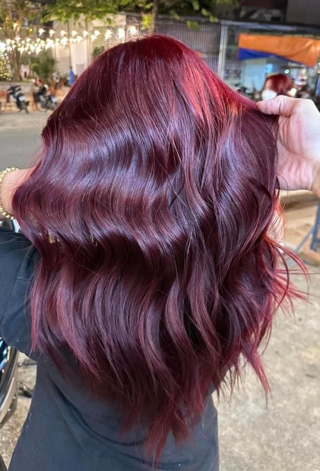 6 kiểu nhuộm tóc màu tím than thu hút đến lạ - Công Ty Cổ Phần LAVO