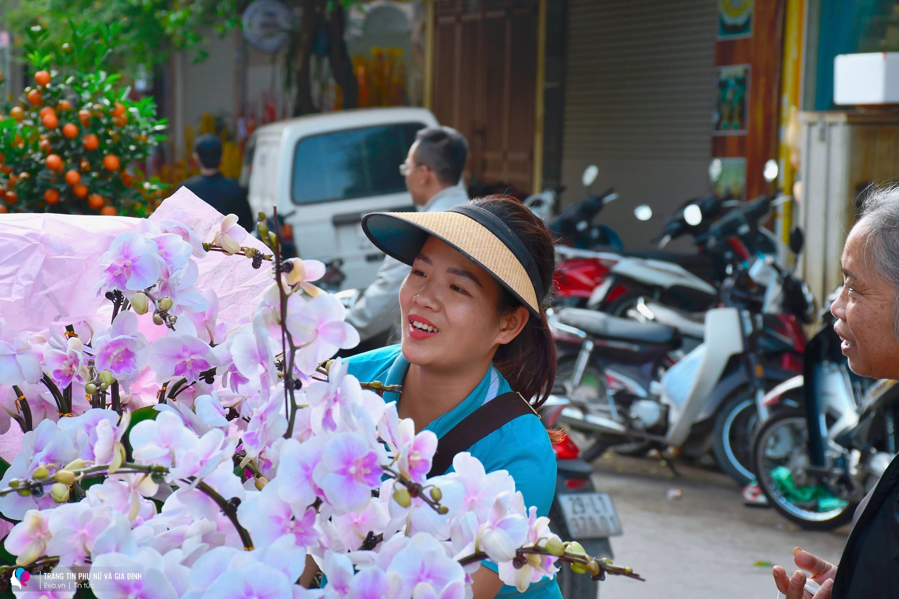 Rực rỡ sắc xuân tại chợ cây lớn nhất Hà Nội, Tết đã đến rất gần - 10
