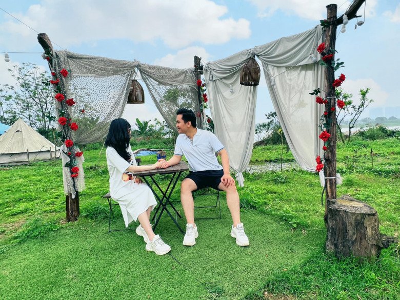 MC điển trai VTV từng bị ung thư, người yêu bỏ: Giờ vẫn giấu mặt vợ, công khai con gái xinh như thiên thần - 10
