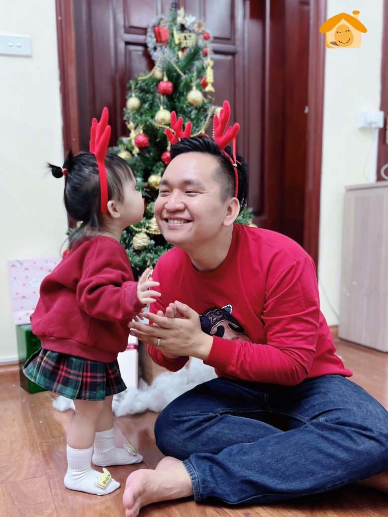 MC điển trai VTV từng bị ung thư, người yêu bỏ: Giờ vẫn giấu mặt vợ, công khai con gái xinh như thiên thần - 17