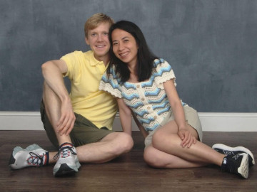 8X cãi nhau với chồng Tây muốn bỏ về nước, bố chồng có cách ứng xử tinh tế khiến nàng dâu ấm lòng