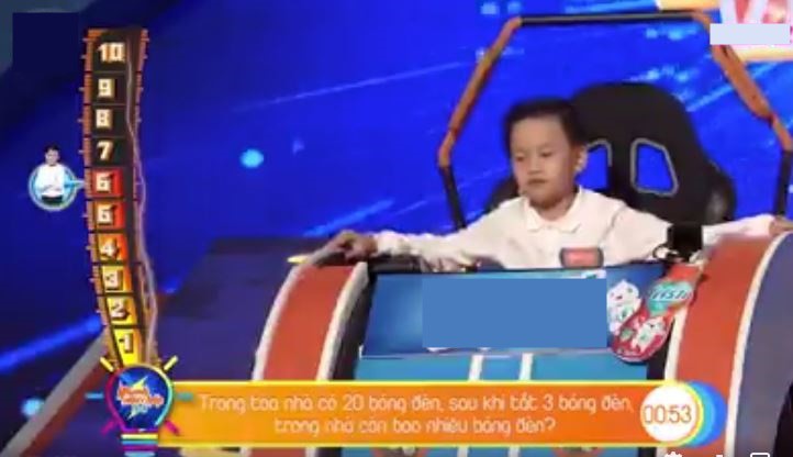 Bài toán tiểu học khiến 99% bố mẹ trả lời sai: Có 20 bóng đèn sáng, tắt 3 bóng, còn bao nhiêu bóng? - 3