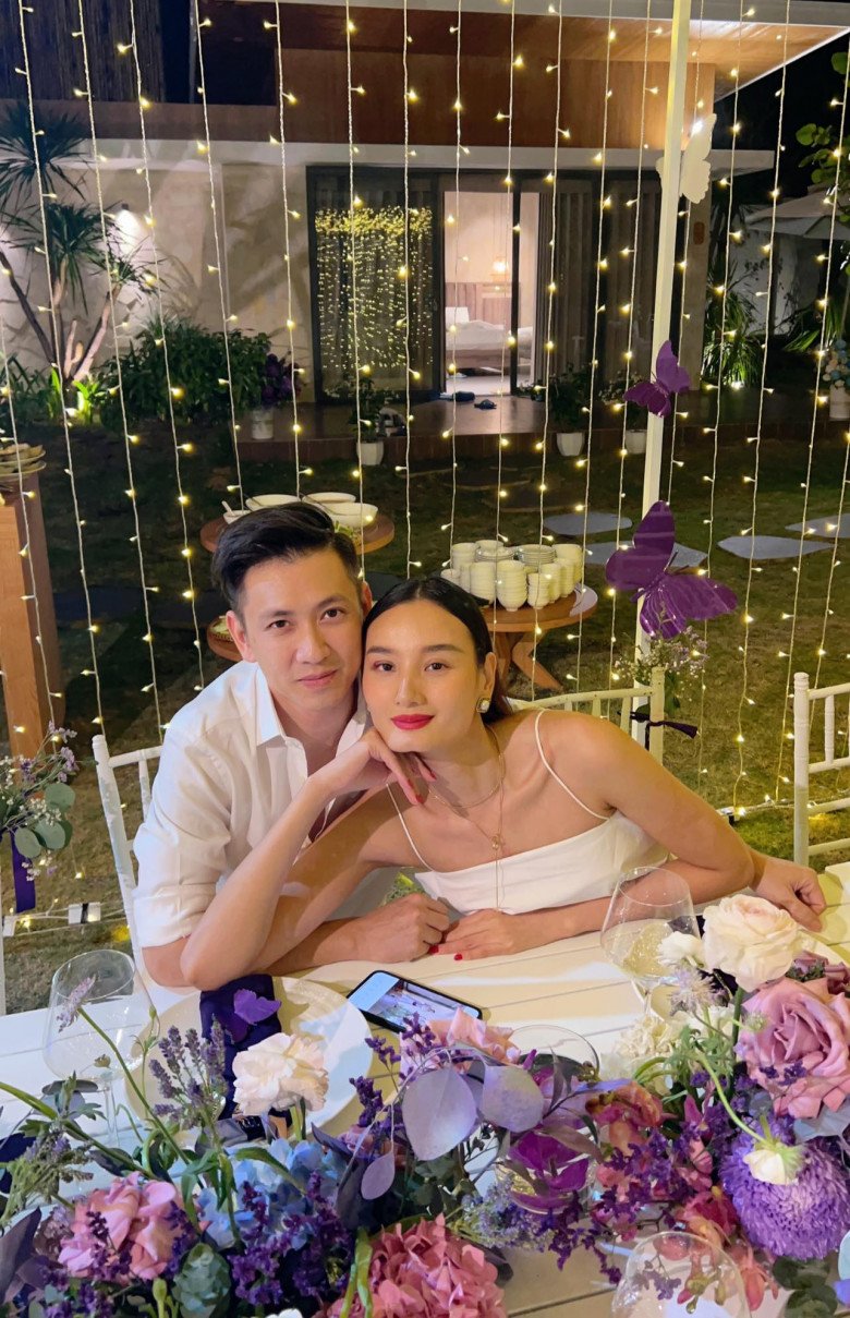 Lê Thúy từ khi lấy chồng vẫn hoạt động nghệ thuật với vai trò người mẫu song cô lại không PR tên tuổi quá ầm ĩ.