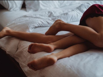 Đang quan hệ bỗng thấy máu chảy, người phụ nữ thản nhiên làm một việc nhưng bạn trai lại rùng mình từ chối