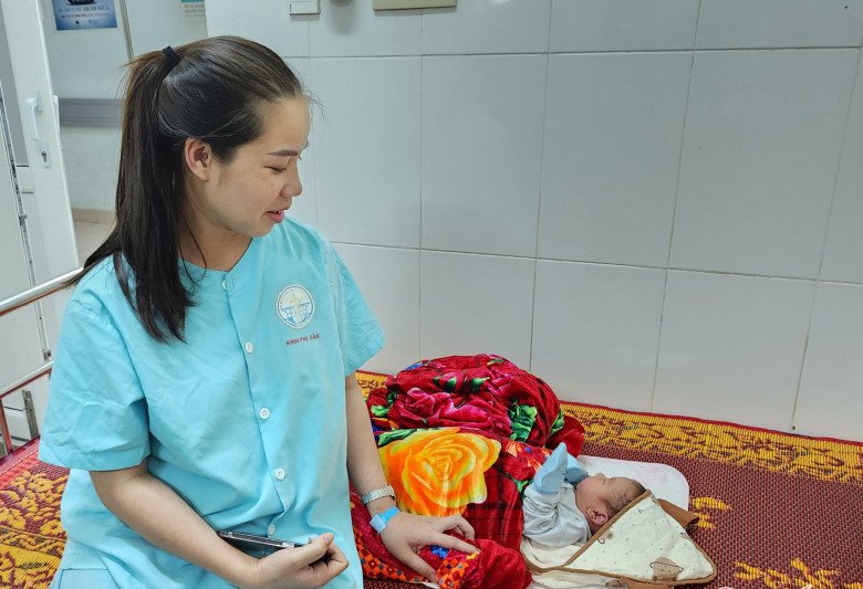Sản phụ Đào vừa sinh em bé thứ 2.
