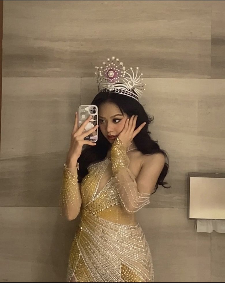 Hoa hậu đẹp nhất Đà Nẵng đăng quang chưa lâu đã xúng xính đồ hiệu ngàn đô - 12