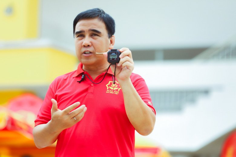 Chương trình được dẫn dắt bởi MC Quyền Linh, với mong muốn lan tỏa tinh thần “tương thân tương ái”.