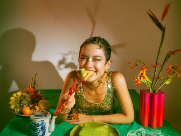 "Cô em trendy" Khánh Linh tung bộ ảnh Tết, lấy ý tưởng từ một buổi chiều thèm ăn bánh chưng