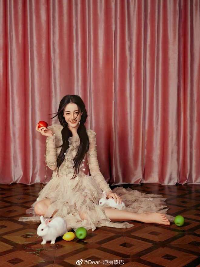 Cô chỉ như những mỹ nữ mới ngoài 20 với diện mạo và vóc dáng như hiện tại.