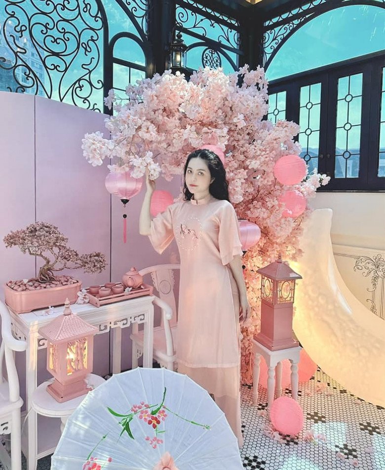 Sao Việt trang trí nhà đón Tết: Biệt thự Hà Tăng ngập sắc hoa nhưng chịu chơi nhất là người này - 17