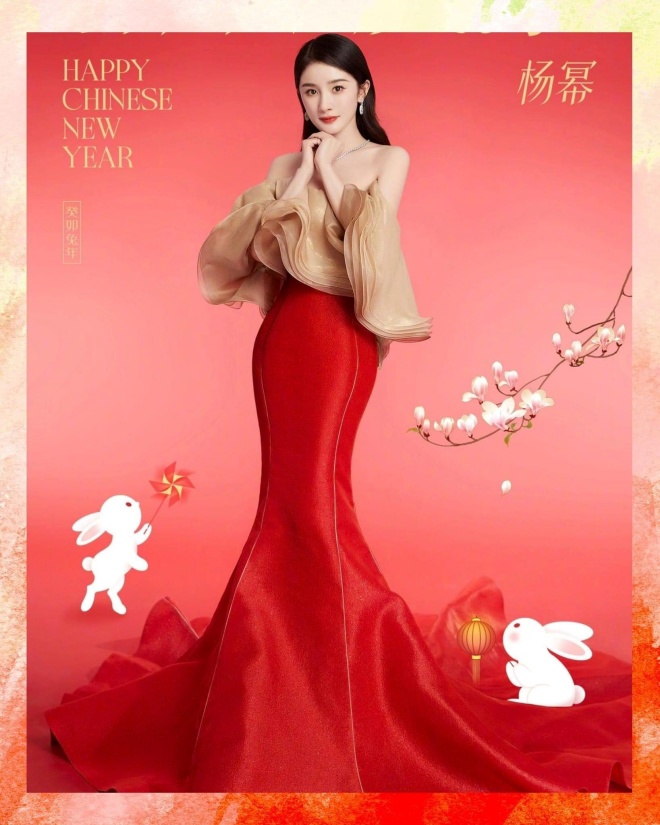 Dương Mịch chưa bao giờ khiến khán giả thất vọng vì vẻ ngoài xinh quyến rũ. Cô khoe body đỉnh cao với đường cong chữ S hoàn hảo. Dù các tác phẩm của Dương Mịch không thực sự nổi bật trong năm 2022 nhưng cô vẫn là tên tuổi hot. Bà mẹ một con vẫn là tiểu hoa đắt giá của showbiz Hoa ngữ.