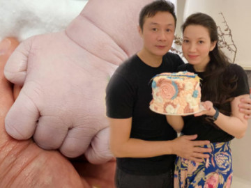 Đón con gái ngay mùng 2 Tết sau 10 năm kết hôn, MC Anh Tuấn và vợ kém 14 tuổi xúc động, nghẹn ngào