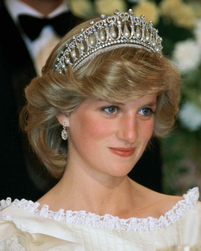 Hoàng tử Harry nhắn tin với Meghan vào đúng sinh nhật cố công nương Diana.