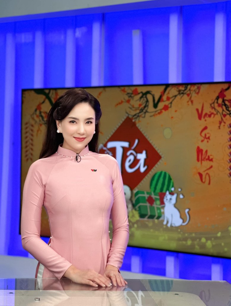 Mỹ nhân VTV đẳng cấp bên ngoài dịu dàng, bên trong có núi đá tảng không ai khác ngoài Mai Ngọc.