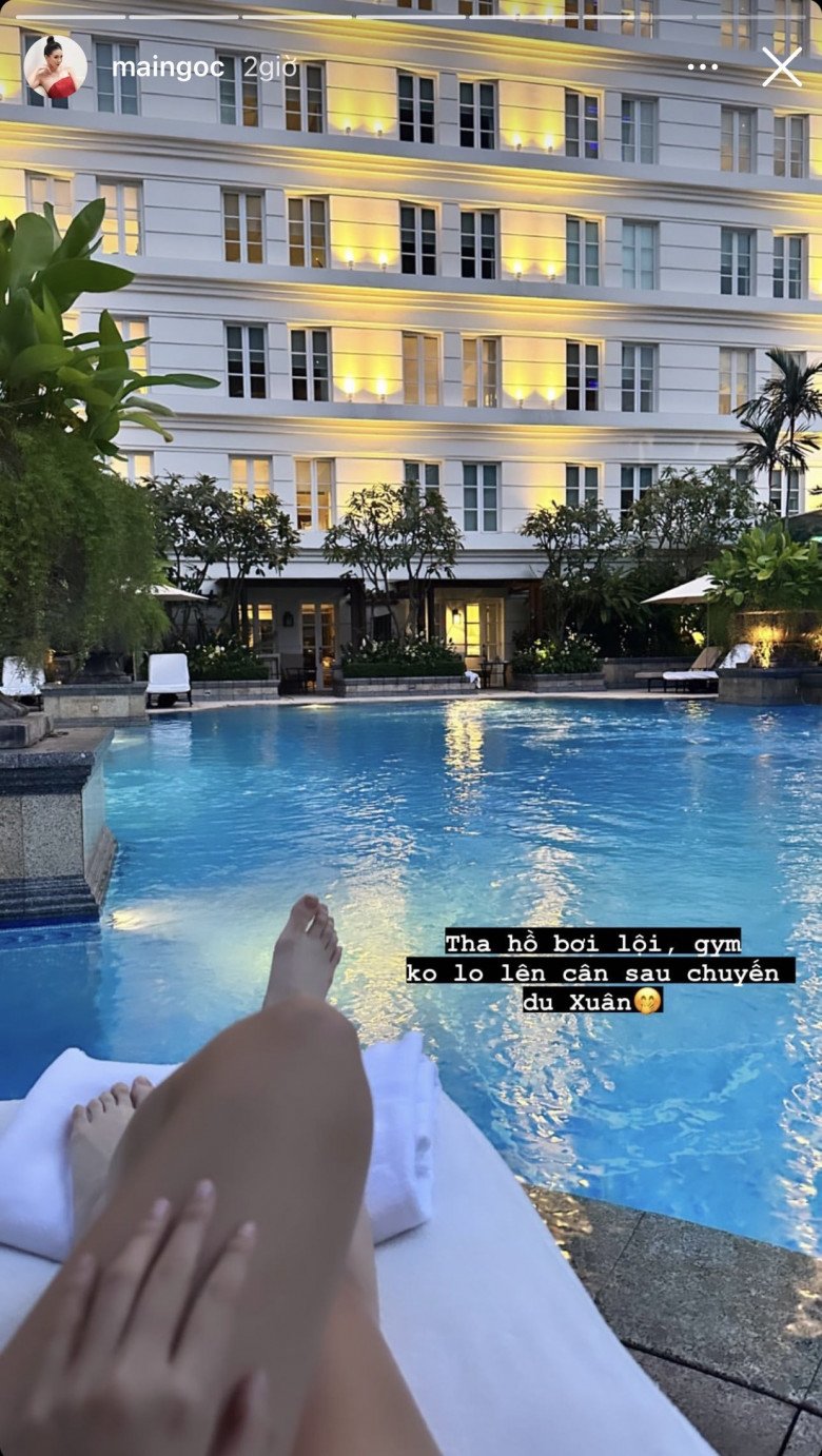 Nếu như chị em bình thường nơm nớp nỗi lo bánh chưng đè thì Mai Ngọc lại khá tự tin với mùa Tết đánh chén bên người thân và bạn bè của mình.