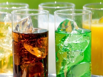 Bé trai Phú Thọ nhập viện cấp cứu trong tình trạng nguy kịch sau khi uống nước ngọt có ga