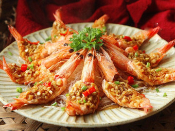 Tôm rang hay luộc mãi cũng chán, hấp kiểu mới này được món 2 trong 1 cực ngon ăn đã miệng