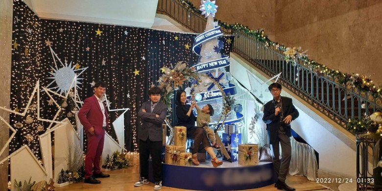 Nhiều người hi vọng các con sẽ nối nghiệp Xuân Bắc nhưng anh từng thổ lộ không đưa ra các định hướng cụ thể để các con theo, mà để trẻ chọn lựa nghề nghiệp phù hợp: Tôi nghĩ quan trọng là mình giúp con trang bị những gì tốt nhất, còn ước mơ của con cũng như mình hồi nhỏ thôi, có thể thay đổi theo những thời điểm khác nhau. Như hồi bé, tôi từng ước mơ làm phi công do mong muốn trẻ con là  lên trên máy bay nhổ nước bọt xuống xem như thế nào.