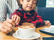 Sức khỏe - Loại đồ uống người lớn dùng hàng ngày tăng tuổi thọ nhưng trẻ em uống nhiều dễ mất canxi, hại não bộ