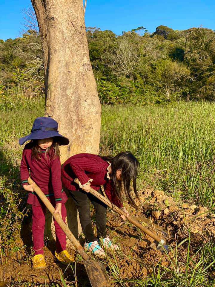 Không còn lội suối cuốc đất, 4 con Lý Hải - Minh Hà có chuyến du lịch trong mơ tại resort sang trọng - 11