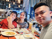 Giải trí - Chồng Lê Phương mải nướng cá lúc vợ quay "cảnh nóng", con trai riêng tin tưởng bố dượng hơn mẹ