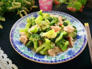 Bếp Eva - Đem "kho thuốc bổ" xào với "hoàng hậu thực vật" được món giàu dinh dưỡng nhưng cực rẻ
