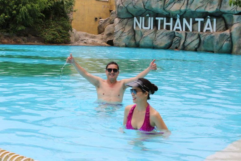 Táo Giao thông Chí Trung khoe ảnh đi chơi với người tình kém 17 tuổi, xin những kẻ amp;#34;non văn hóaamp;#34; đừng vạ miệng - 9