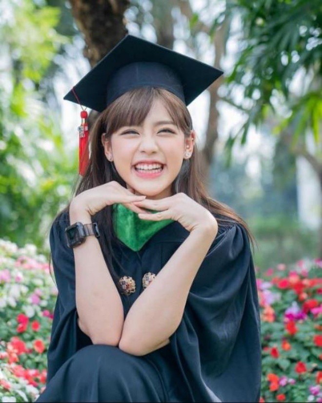 Chân dung tiểu tam của câu chuyện.