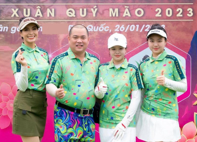 Suti amp;#34;Bố ơi mình đi đâu thếamp;#34; đẹp mê mẩn trên sân golf, chị ruột nhỏ con hơn nhưng có tài năng làm người lớn cũng nể - 3