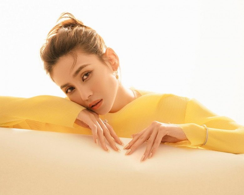 Đồng nghiệp và người hâm mộ đang nôn nóng chờ tin chân dài 8X lên xe hoa.