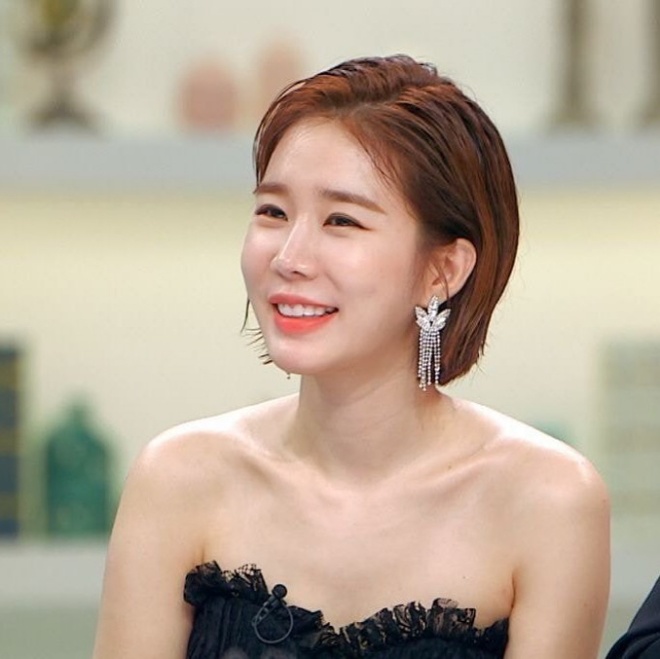 Cô được khen trẻ quên tuổi, thậm chí vượt xa các đàn em kém nhiều tuổi.