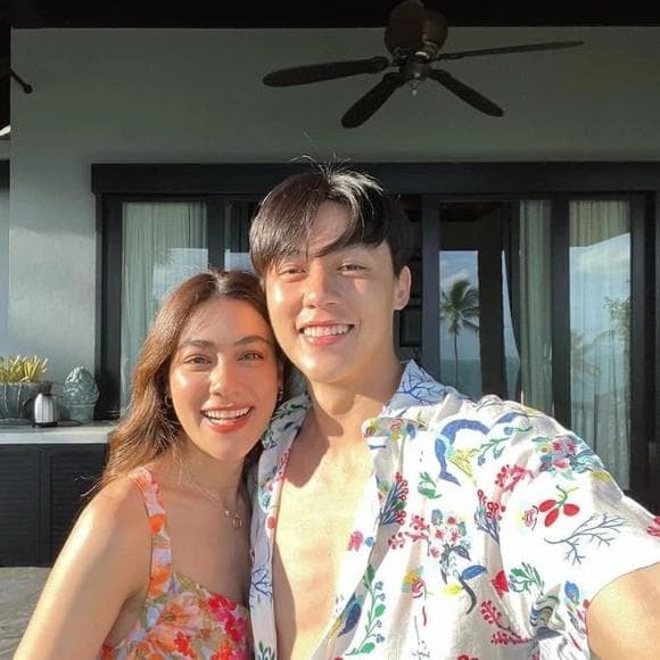 Cặp đôi đã bên nhau cả thanh xuân.
