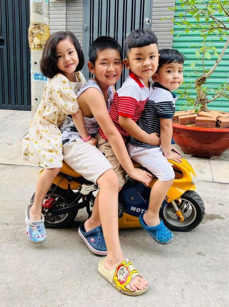 Cả 2 thường tạo điều kiện để tất cả các con đi chơi cùng nhau, giúp tình cảm anh em thêm gắn kết.