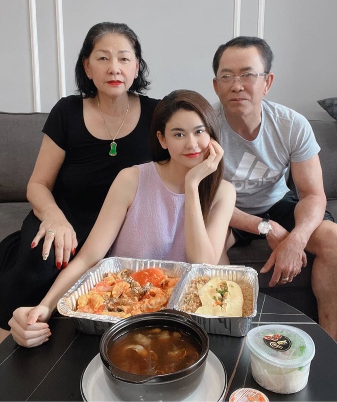 Hóa ra phim Trấn Thành amp;#34;mượnamp;#34; cuộc đời Trương Quỳnh Anh: Bị cấm đủ đường, ba mẹ còn từ mặt, bỏ sang Mỹ - 8