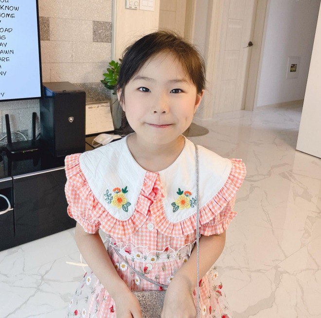 Vietnamese mother struggling to raise 2 children is still mistaken for her daughter's sister because she is too young and beautiful, Korean boys ask for a number without asking for verification - 5