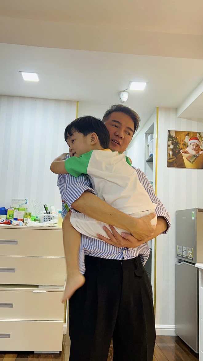 Đàm Vĩnh Hưng yêu con trai hơn chính bản thân và gọi con là “người yêu”.