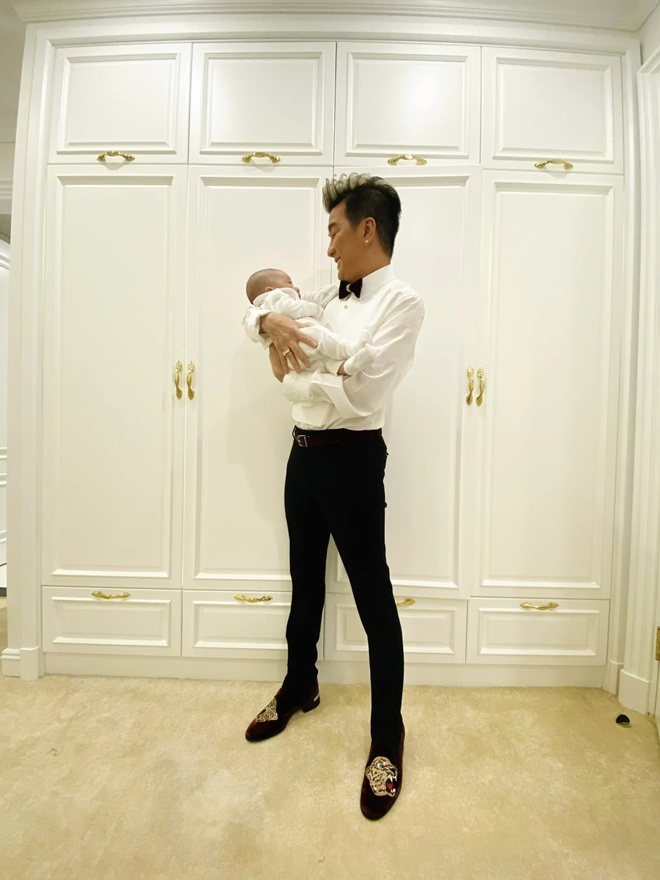 Sao Việt 24h: Ngỡ ngàng trước danh tính amp;#34;người yêuamp;#34; khiến Đàm Vĩnh Hưng yêu hơn cả chính bản thân mình - 5